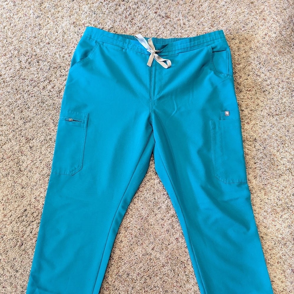 Figs Yola scrub pants, size large